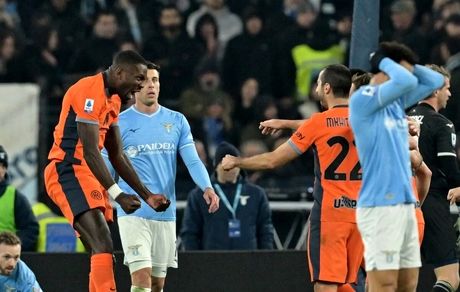 اینتر، لاتسیو را هم برد / آبی و سیاه‌ها مدعی اول قهرمانی سری آ