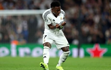 وینیسیوس پیوستن به الهلال را تکذیب کرد