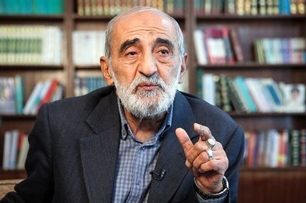 پیشنهاد حسین شریعتمداری به مردم عراق: سفارت آمریکا را اشغال کنید 