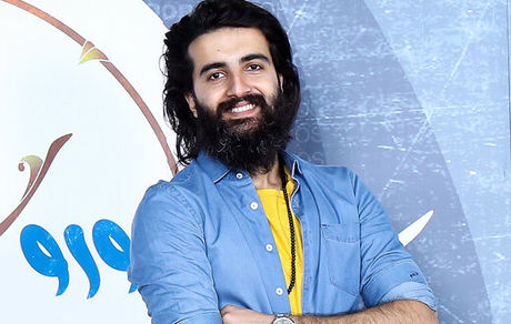 خواننده «هوروش بند» تماشاگر بازی پرسپولیس و تراکتور/ عکس