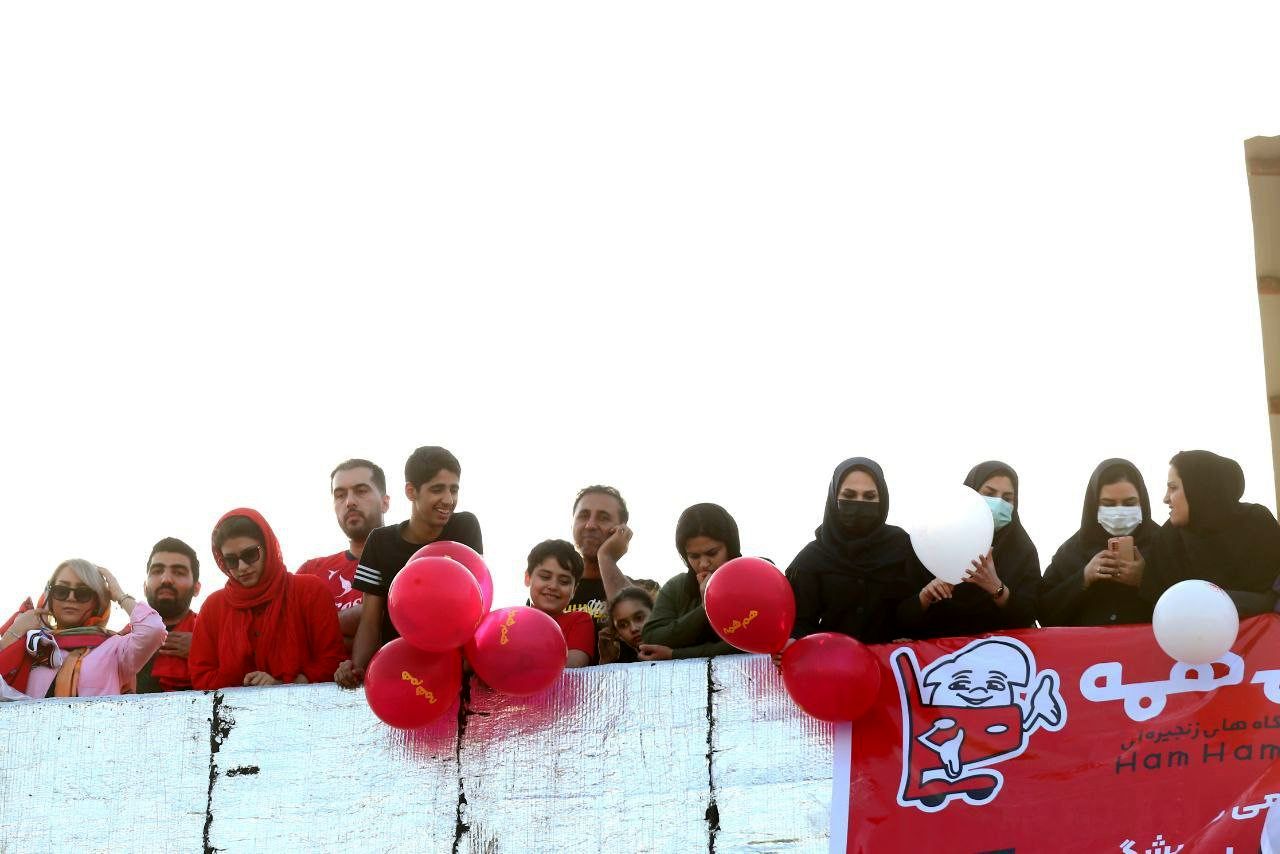 بازی پرسپولیس و نساجی و جشن قهرمانی سرخپوشان