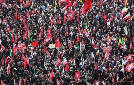 المیادین: جمعیت عظیمی برای شرکت در مراسم تشییع پیکر رهبر شهید انقلاب اسلامی ایران حضور داشتند