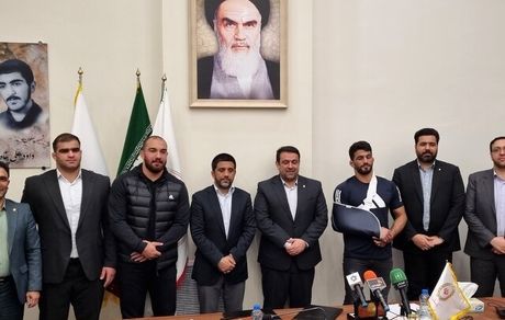 سه کشتی‌گیر مدال‌آور کارمند بانک شدند