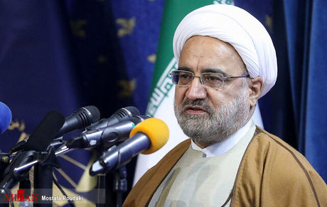 اتاق فکر دشمن برای بازدارندگی انقلاب با تمام قوا به میدان آمده است