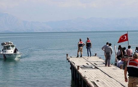 غرق شدن قایق حامل ۴۵ پناهجو در آب‌های ساحلی ترکیه و یونان