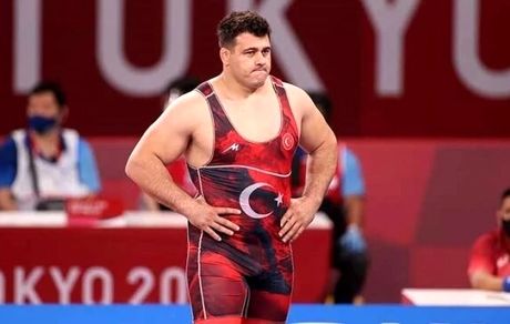 محرومیت قهرمان کشتی فرنگی جهان از المپیک پاریس بدلیل دوپینگ
