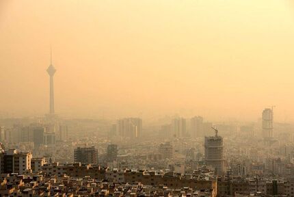 برج میلاد هم بدلیل گردوخاک تعطیل شد