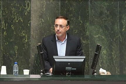 وعده جدید نماینده مجلس: حقوق کارمندان دولت بیشتر می‌شود