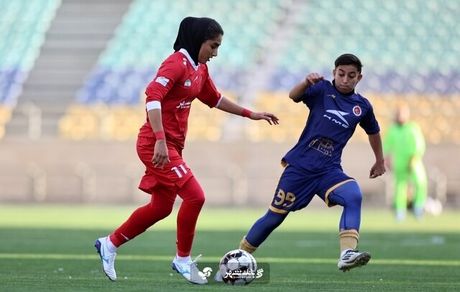 لیگ برتر فوتبال بانوان: پرسپولیس باز هم باخت / خاتون بم همچنان می‌برد