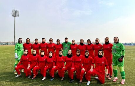 لیگ دسته دو فوتبال بانوان: تراکتور و استقلال صعود کردند / نماینده ارومیه با بدشانسی حذف شد