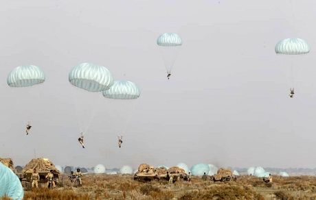 در رزمایش ارتش: عملیات مشترک هوابرد با تجهیزات مکانیزه هجومی