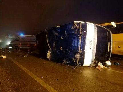 مصدومیت ۲۷ مسافر بدلیل واژگونی اتوبوس در استان اردبیل