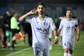 مهاجم جوان تیم گل گهر سیرجان جایگزین بازیکن فولاد خوزستان در تیم ملی شد