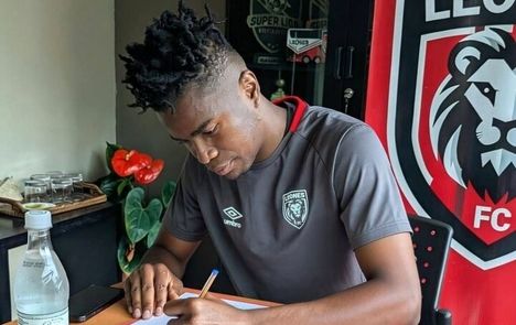 مدافع اکوادوری چادرملو اردکان در لیگ برتر فوتبال ایران جدا شد