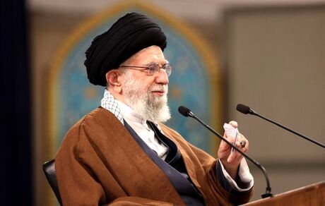 تاکید بر زبده‌گزینی در شعر،صدا و آهنگ در سرودها و انتخاب موضوعات اسلامی، انقلابی و ملی
