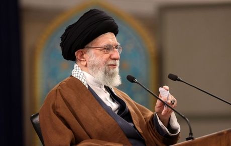 تاکید بر زبده‌گزینی در شعر،صدا و آهنگ در سرودها و انتخاب موضوعات اسلامی، انقلابی و ملی