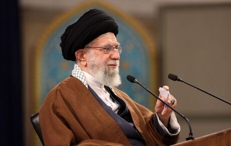 تاکید بر زبده‌گزینی در شعر،صدا و آهنگ در سرودها و انتخاب موضوعات اسلامی، انقلابی و ملی