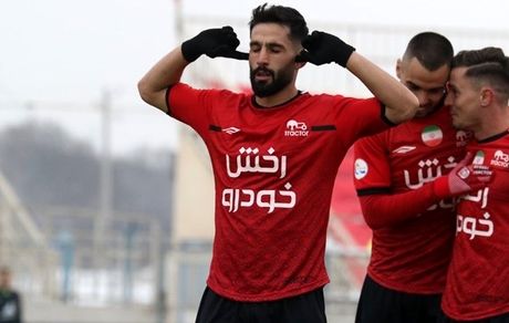 یک بازیکن تراکتور کنار گذاشته شد