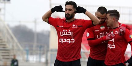 یک بازیکن تراکتور کنار گذاشته شد