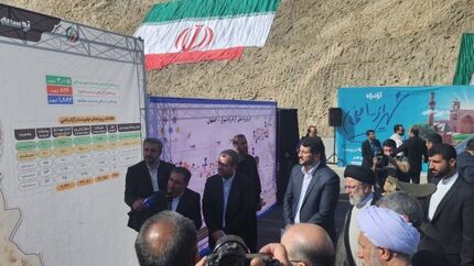 رئیس جمهور آزادراه شیراز اصفهان را افتتاح کرد