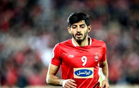 پیشنهاد عجیب آقای ستاره به پرسپولیس؛ ۵۰۰ هزارتا بدهید، بند فسخ نگذارید