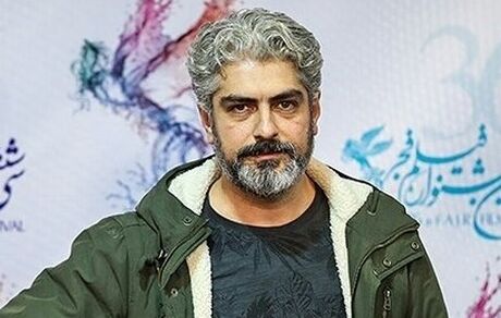عکس قدیمی مهدی پاکدل پشت صحنه یک نمایش ۲۰ سال پیش