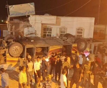 اولین آمار واژگونی اتوبوس زائران پاکستانی در تفت استان یزد: ۲۰ نفر کشته شدند