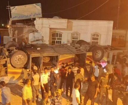 اولین آمار واژگونی اتوبوس زائران پاکستانی در تفت استان یزد: ۲۰ نفر کشته شدند