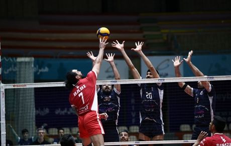 لیگ برتر والیبال: هیچ تیمی جلودار شهرداری ارومیه نیست / باخت فولاد سیرجان و پیکان در نبردهای پنج گیمه