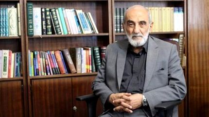 درخواست حسین شریعتمداری از ترامپ: نقش میمون‌ها را بازی می‌کنی، بازهم نارگیل بینداز!