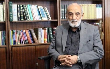 درخواست حسین شریعتمداری از ترامپ: نقش میمون‌ها را بازی می‌کنی، بازهم نارگیل بینداز!