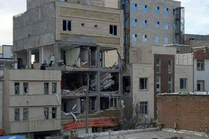 کشته و زخمی شدن ۱۲  نفر بر اثر انفجار گاز در اردبیل