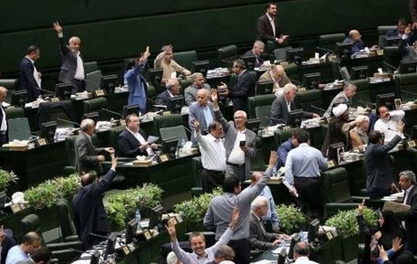 انجمن‌های اسلامی دانشجویان مستقل: نمایندگان به شعارهای انتخاباتی خود درباره شفافیت آرا وفادار باشند