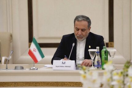 عراقچی خطاب به ترامپ: ایران شکست ناپذیر است / تقابل را کنار بگذارید