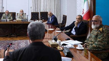 رئیس جمهور: با نظام اداری کند و ذهن‌های بسته نمی‌توان به اهداف موردنظر دست یافت