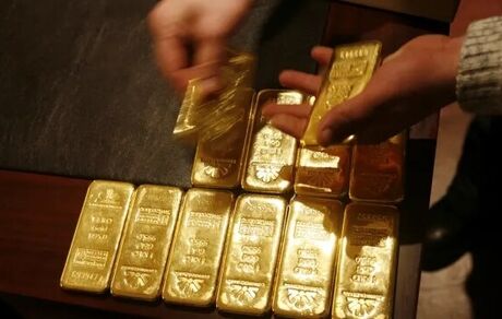 قیمت جهانی طلا ثابت ماند، نقره اوج گرفت