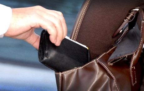 اتفاق عجیب در فوتبال ایران: سرقت سرمربی لیگ یکی از معاون باشگاه