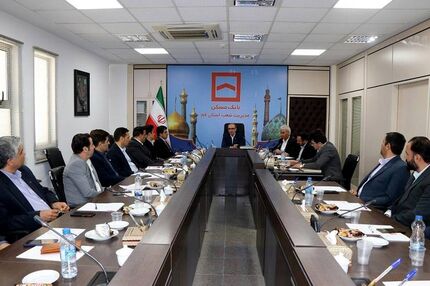 مدیر امور شعب منطقه شرق کشور: معیشت کارکنان از اولویت های مدیران ارشد بانک است
