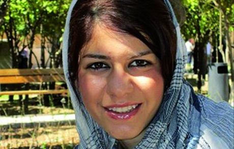 یک روزنامه‌نگار هنگام خروج از کشور بازداشت شد