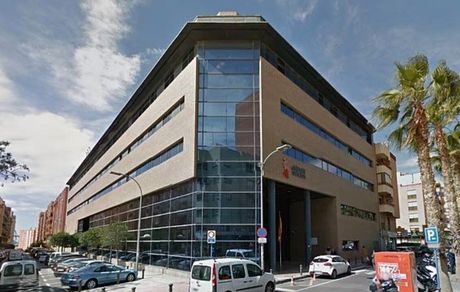 اخراج کارمند بخاطر زود رفتن به سر کار