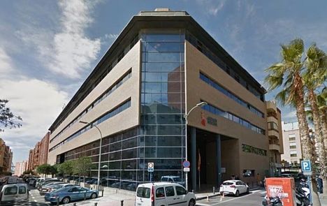 اخراج کارمند بخاطر زود رفتن به سر کار