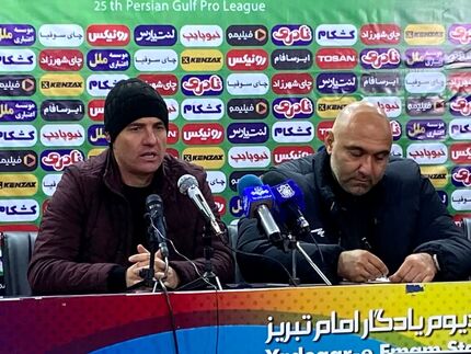 سرمربی پرسپولیس: باید از یک یار بیشتر استفاده می‌کردیم / از حذف شدن ناراحتیم