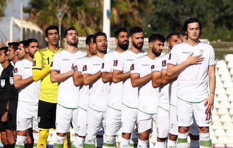 حمله مشترک بازیکنان تیم ملی به فدراسیون فوتبال