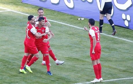 تساوی جذاب استقلال و پرسپولیس در دربی