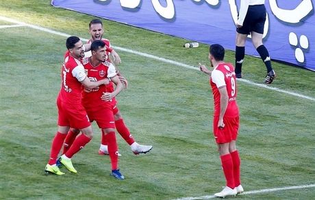 تساوی جذاب استقلال و پرسپولیس در دربی