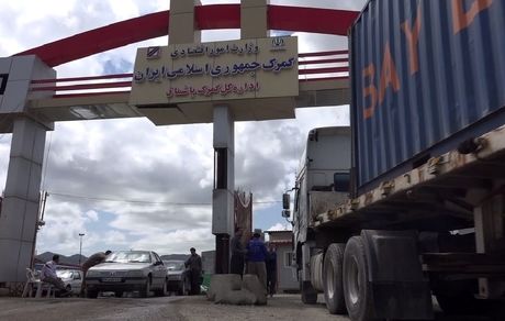 واردات میوه‌های گرمسیری از مرز باشماق مریوان آغاز شده است