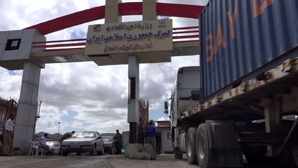 واردات میوه‌های گرمسیری از مرز باشماق مریوان آغاز شده است