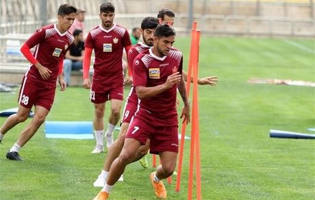 کالدرون به بازیکنان پرسپولیس استراحت داد