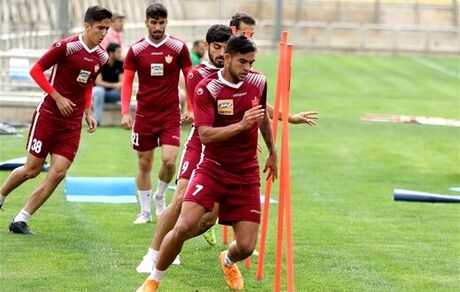 کالدرون به بازیکنان پرسپولیس استراحت داد