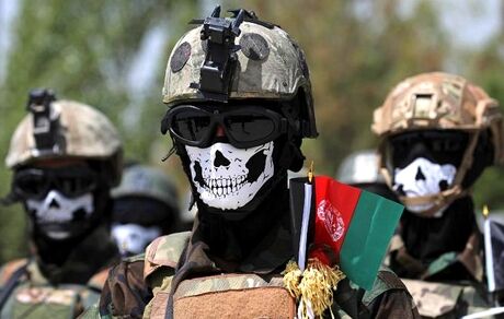 طالبان، فرودگاه قندهار را موشک باران کرد